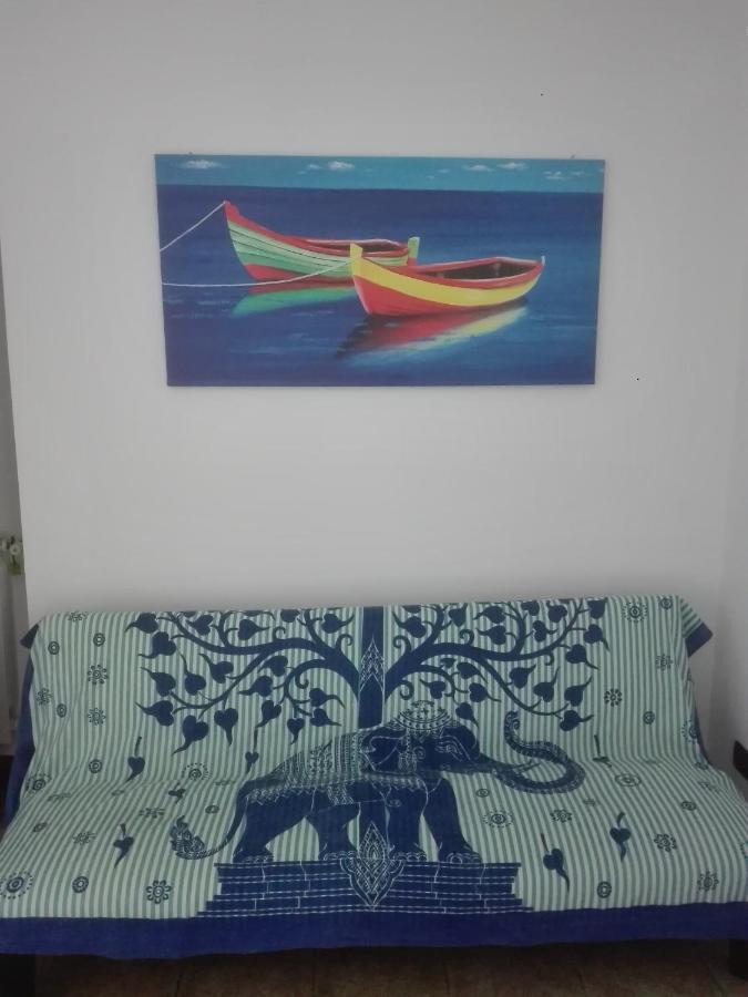 A Santy'S Rooms-Bagnocondiviso Sharedboth Room2Piano-No Lift-3Chilom A Piedi Xaeroporto-A Pagamento Shuttle Air Condizextra Bed Extrabed For A Fee-3 Minuti Bus Xfieradiroma-10 Minutes Stop Bus To Rome In50 Minutes Trafficpermitting Are You To Rome ฟิวมิชีโน ภายนอก รูปภาพ