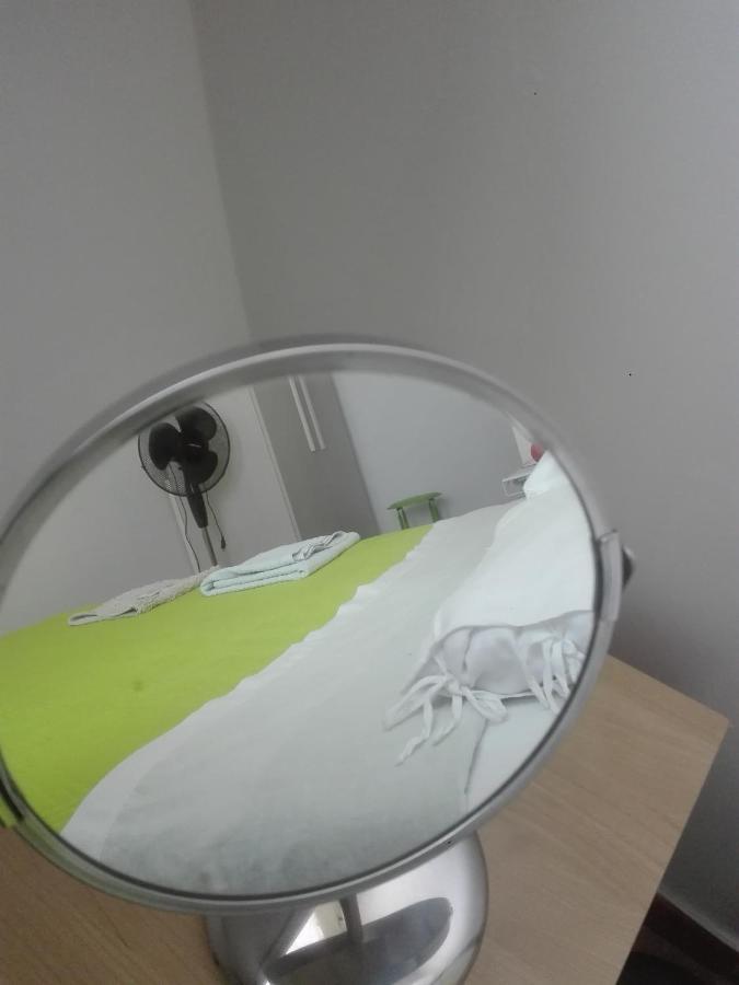 A Santy'S Rooms-Bagnocondiviso Sharedboth Room2Piano-No Lift-3Chilom A Piedi Xaeroporto-A Pagamento Shuttle Air Condizextra Bed Extrabed For A Fee-3 Minuti Bus Xfieradiroma-10 Minutes Stop Bus To Rome In50 Minutes Trafficpermitting Are You To Rome ฟิวมิชีโน ภายนอก รูปภาพ