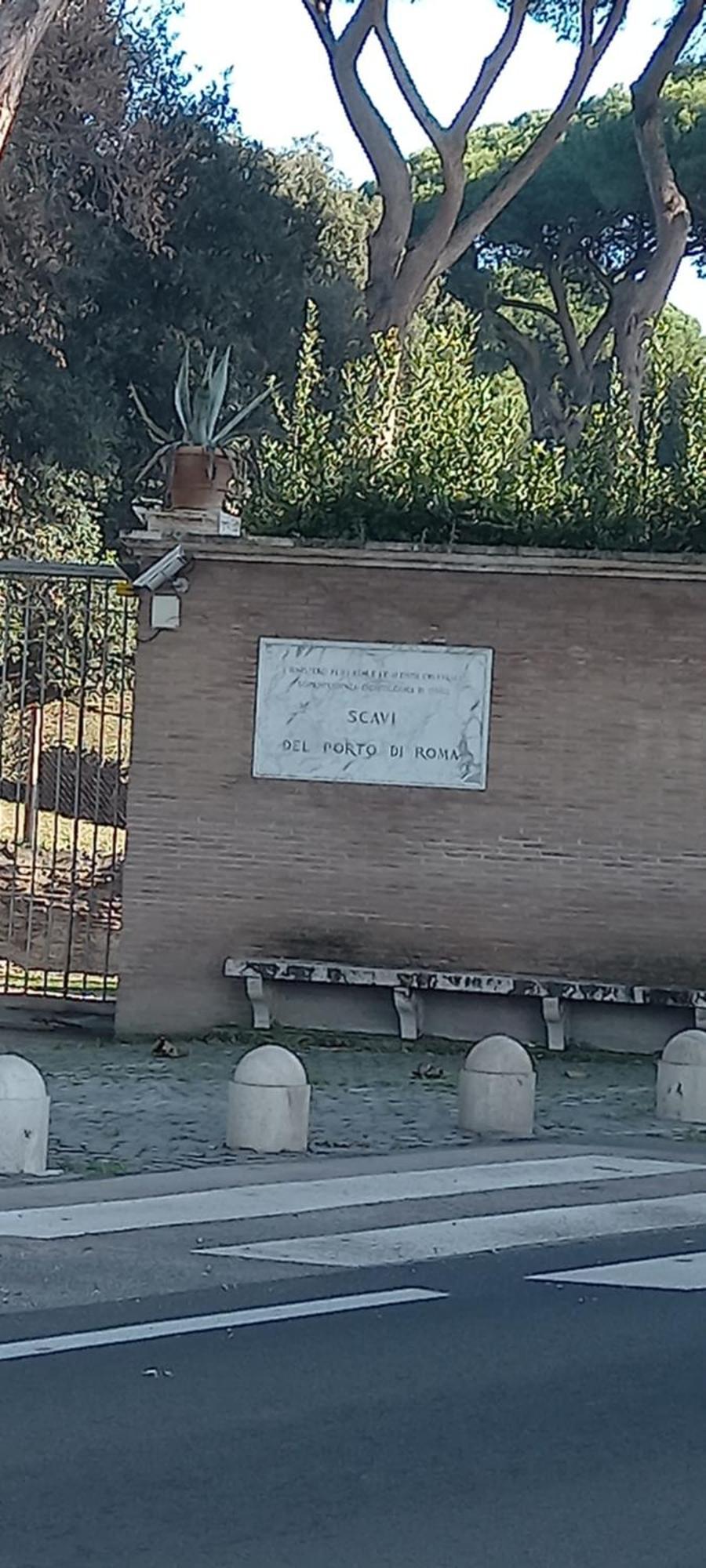 A Santy'S Rooms-Bagnocondiviso Sharedboth Room2Piano-No Lift-3Chilom A Piedi Xaeroporto-A Pagamento Shuttle Air Condizextra Bed Extrabed For A Fee-3 Minuti Bus Xfieradiroma-10 Minutes Stop Bus To Rome In50 Minutes Trafficpermitting Are You To Rome ฟิวมิชีโน ภายนอก รูปภาพ